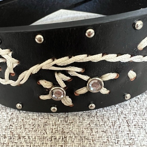 Western inspired leather belt